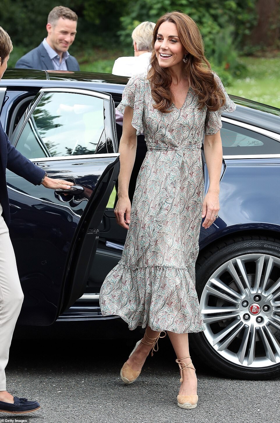kate-middleton-arriving-for-royal-photographic-society-workshop-london-3 kate middleton arriving for royal photographic society workshop london 3
