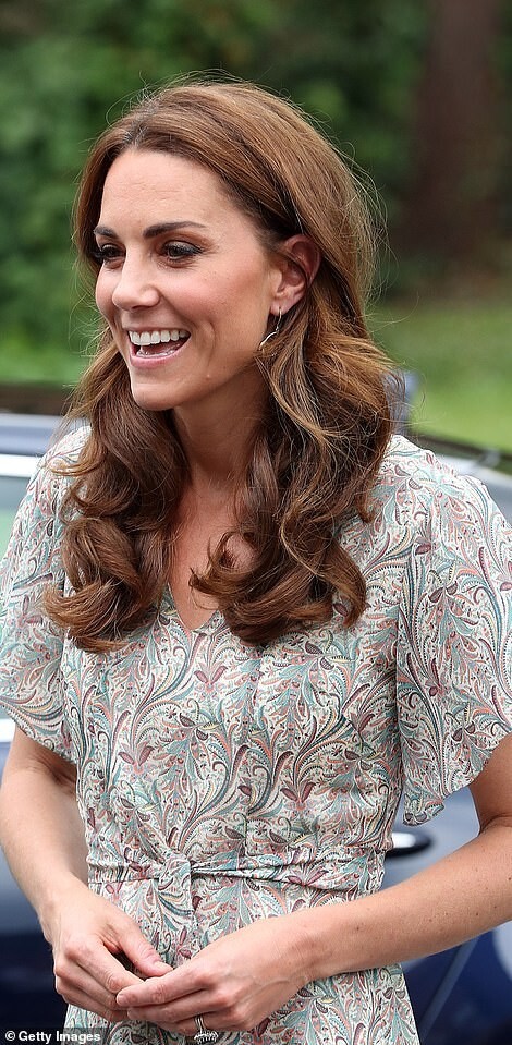 kate-middleton-arriving-for-royal-photographic-society-workshop-london-4 kate middleton arriving for royal photographic society workshop london 4