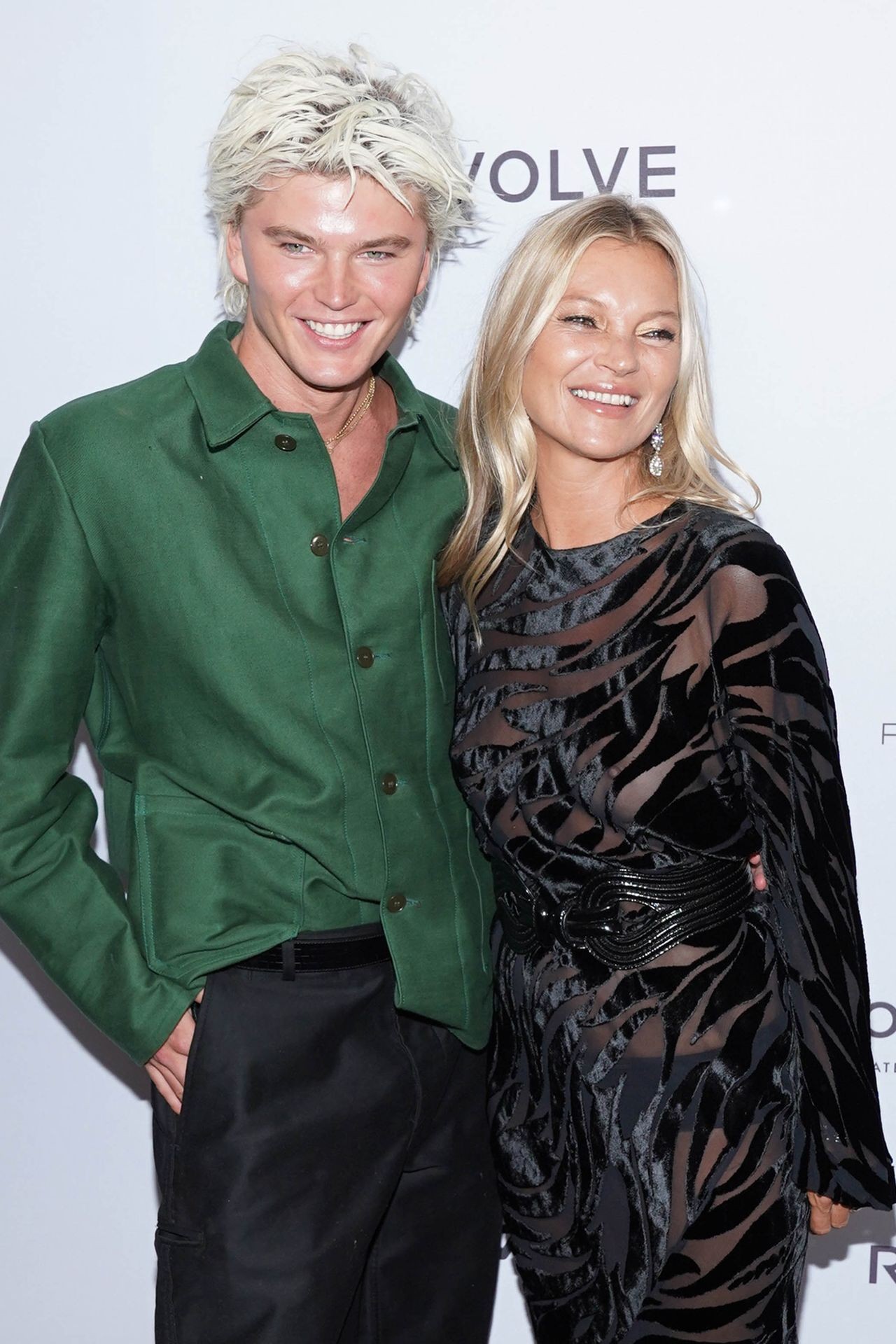 kate-moss-naked-tits-28 kate moss naked tits 28