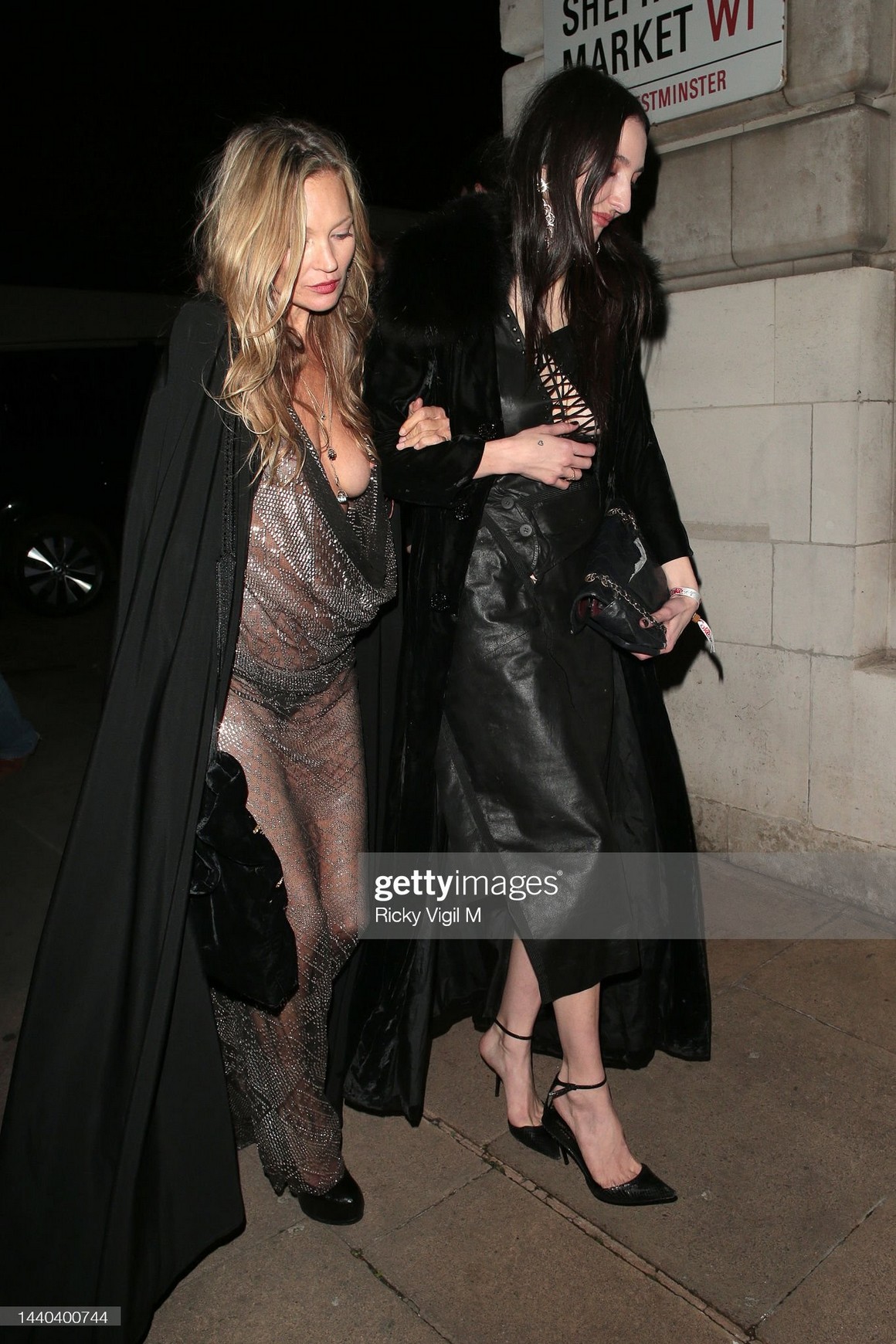 kate-moss-topless-thefappening-cfd-6 Kate Moss Naked In Public