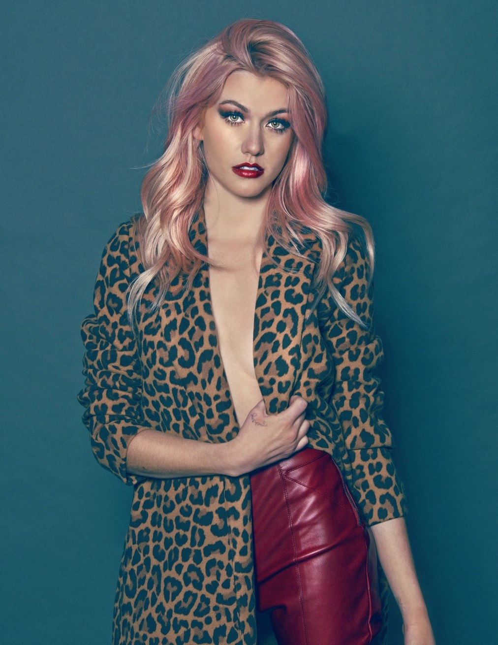 katherine-mcnamara-sexy-qp-magazine-2020-thefappening-pro-3 katherine mcnamara sexy qp magazine 2020 thefappening pro 3