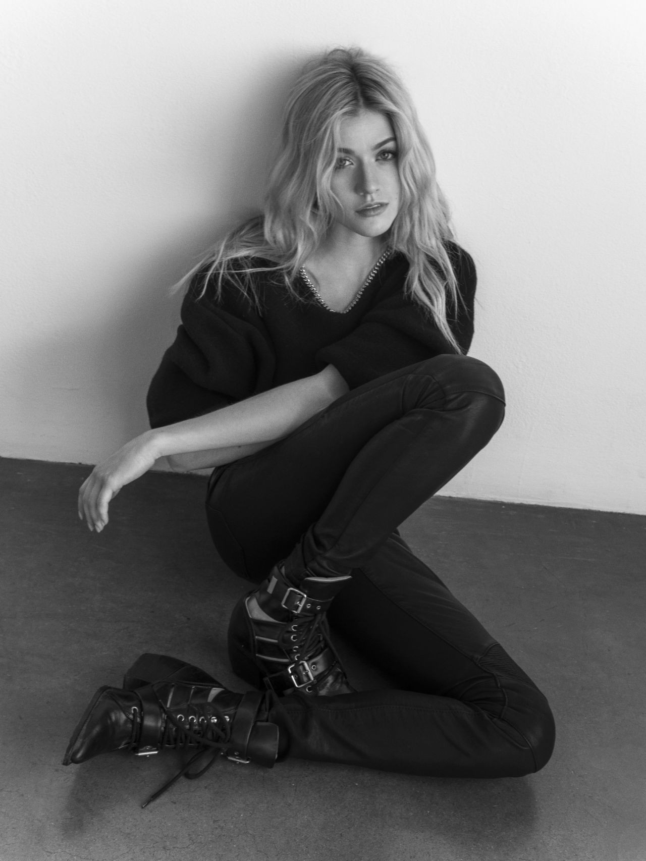 katherine-mcnamara-sexy-thefappening-cfd-3 Katherine McNamara Hot