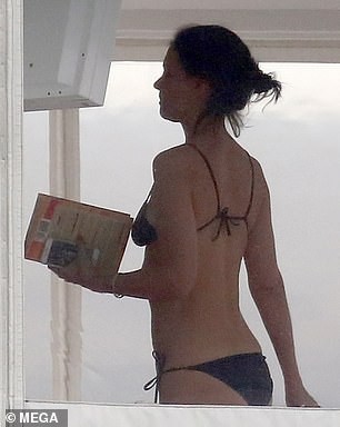 katie-holmes-sexy-bikini-1 katie holmes sexy bikini 1