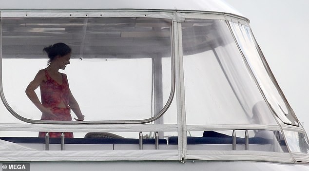 katie-holmes-sexy-bikini-3 katie holmes sexy bikini 3