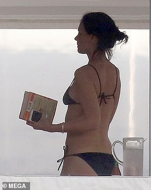 katie-holmes-sexy-bikini-7 katie holmes sexy bikini 7