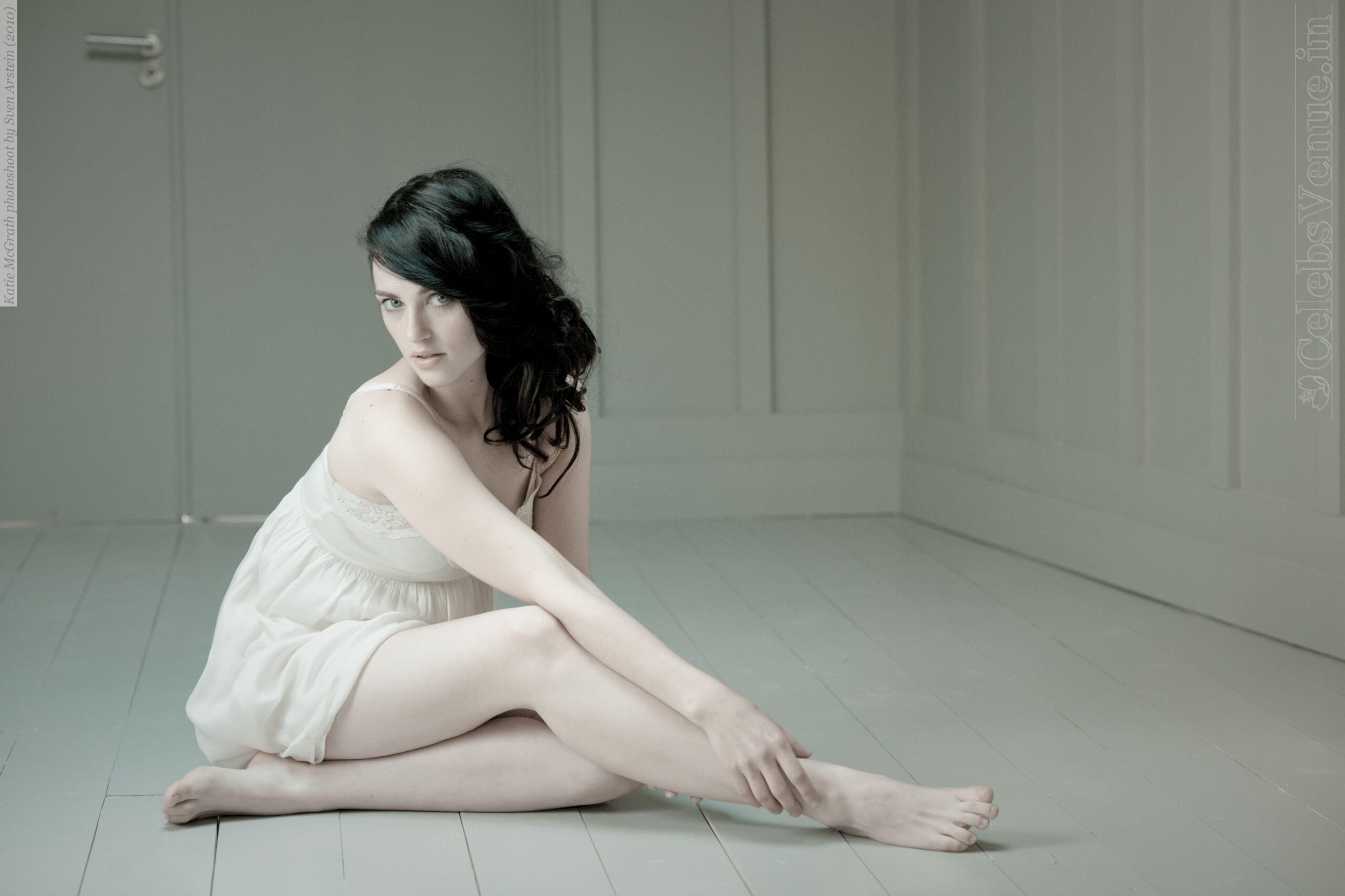 katie-mcgrath-nude-sexy-18 Katie McGrath Hot