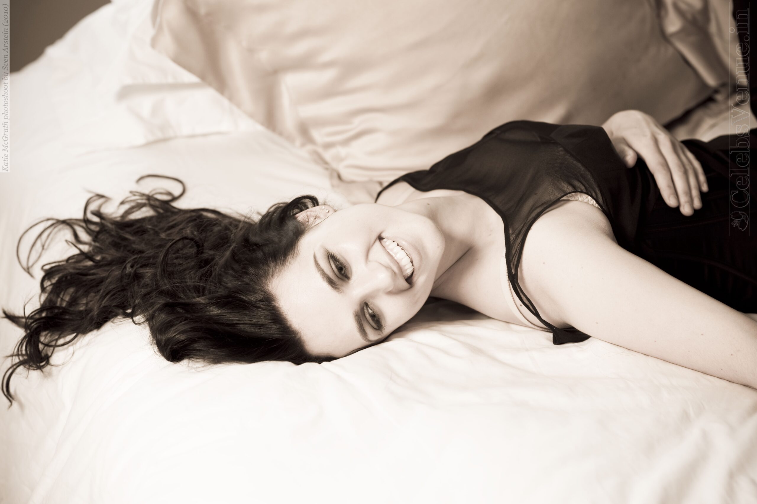 katie-mcgrath-nude-sexy-23 Katie-McGrath-Nude-Sexy-23