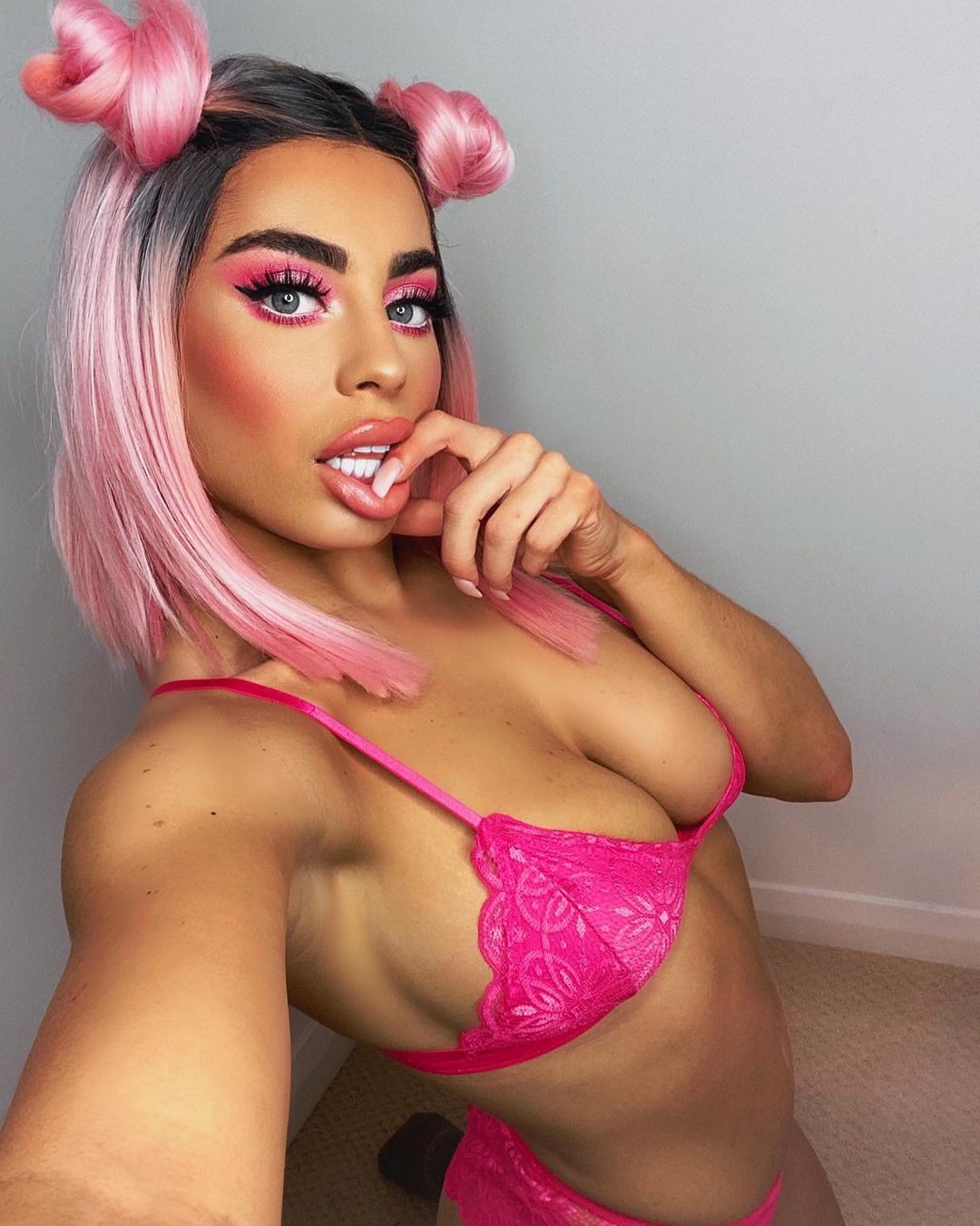 katie-salmon-sexy-thefappeningpro-16 Katie Salmon Tits