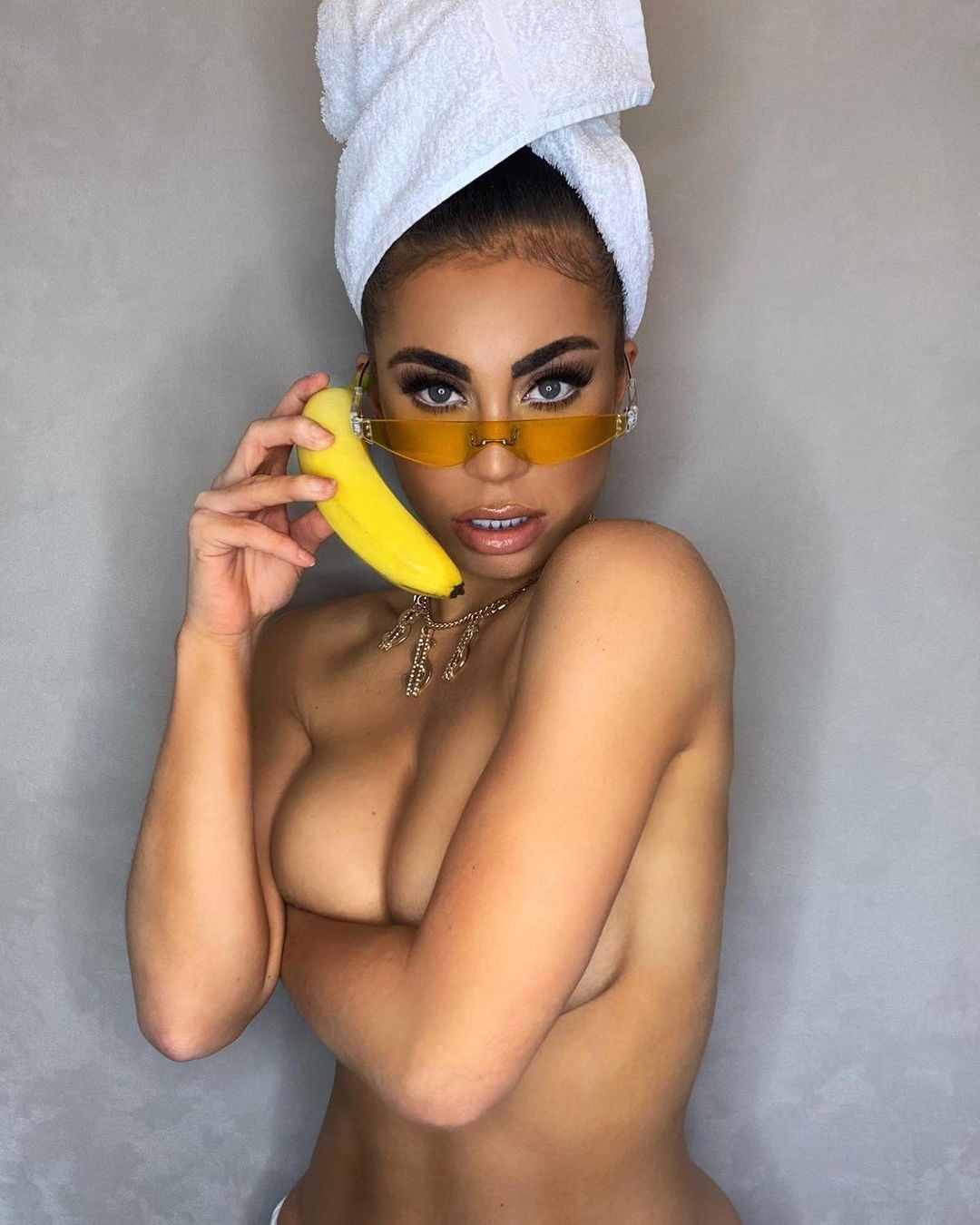 katie-salmon-topless-thefappeningpro-2 Katie Salmon Braless