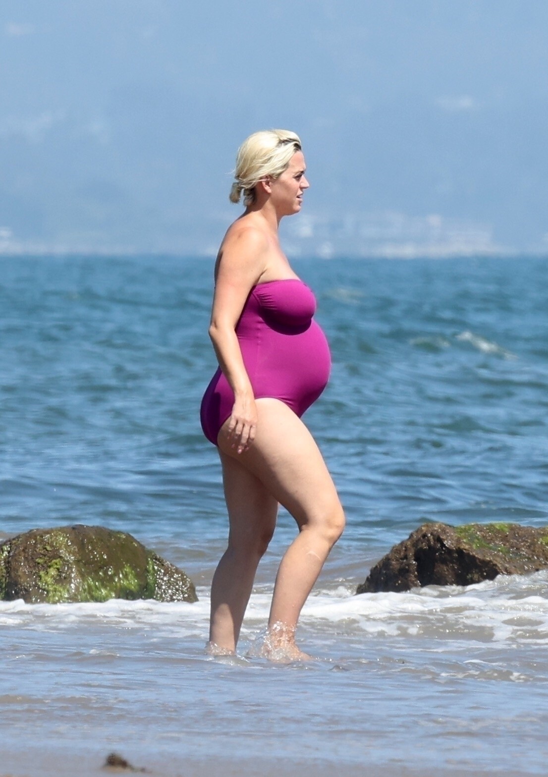katy-perry-in-a-sexy-bikini-on-the-beach-while-pregnant-thefappening-pro-27 Katy Perry Pregnant