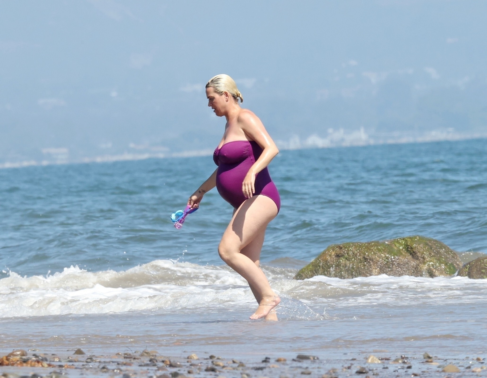 katy-perry-in-a-sexy-bikini-on-the-beach-while-pregnant-thefappening-pro-30 katy perry in a sexy bikini on the beach while pregnant thefappening pro 30