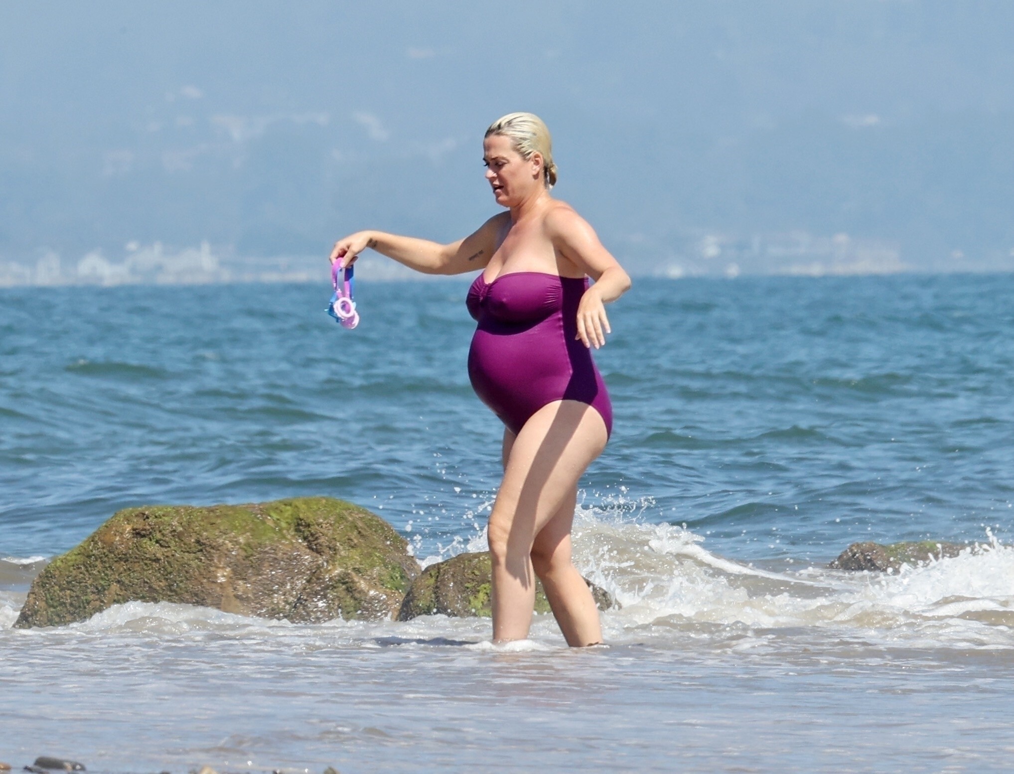 katy-perry-in-a-sexy-bikini-on-the-beach-while-pregnant-thefappening-pro-37 katy perry in a sexy bikini on the beach while pregnant thefappening pro 37