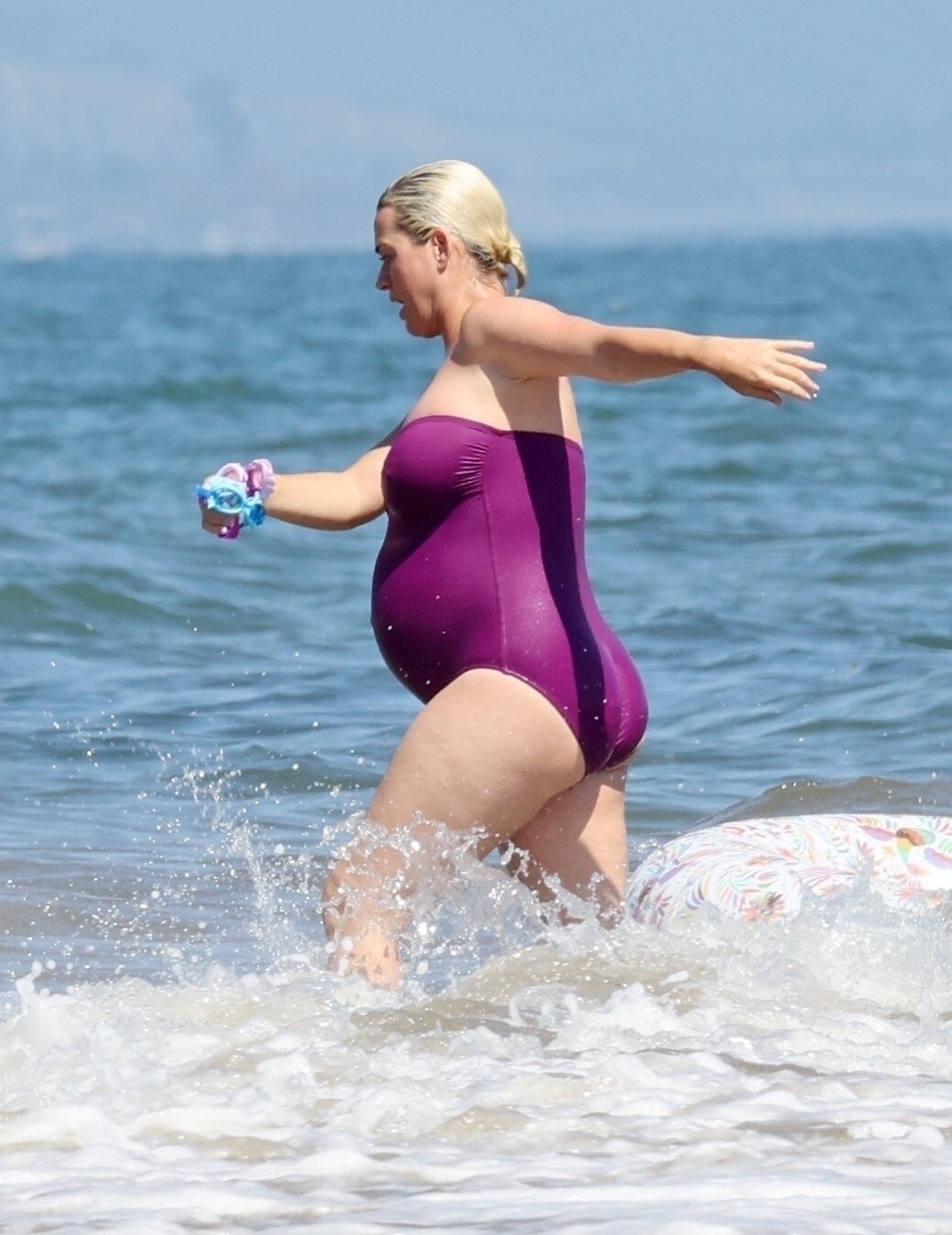 katy-perry-in-a-sexy-bikini-on-the-beach-while-pregnant-thefappening-pro-42 katy perry in a sexy bikini on the beach while pregnant thefappening pro 42