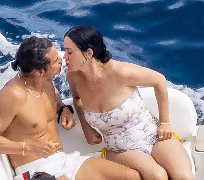katy-perry-swimsuit-thefappening-cfd-4 katy perry swimsuit thefappening cfd 4