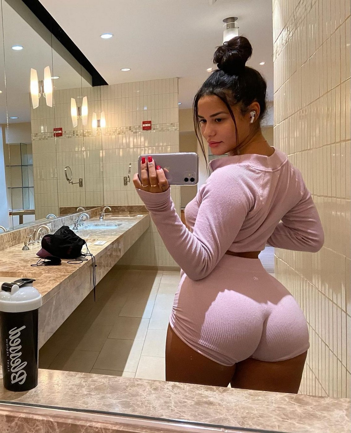 katya-elise-henry-explicit-selfie-thefappening-cfd-7 katya elise henry explicit selfie thefappening cfd 7