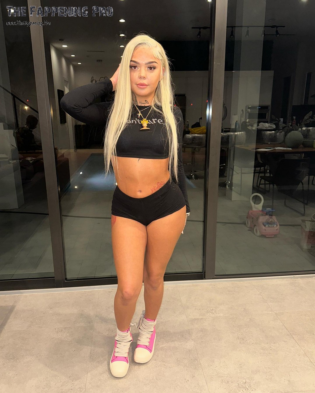 kaylathayla-sexy-thefappening-cfd-11 KaylaThayla Leggy