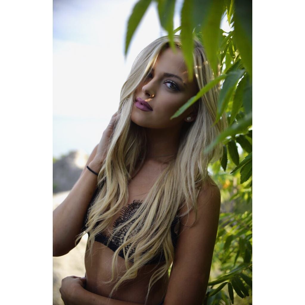 keilih-stafford-topless-sexy-11 keilih stafford topless sexy 11