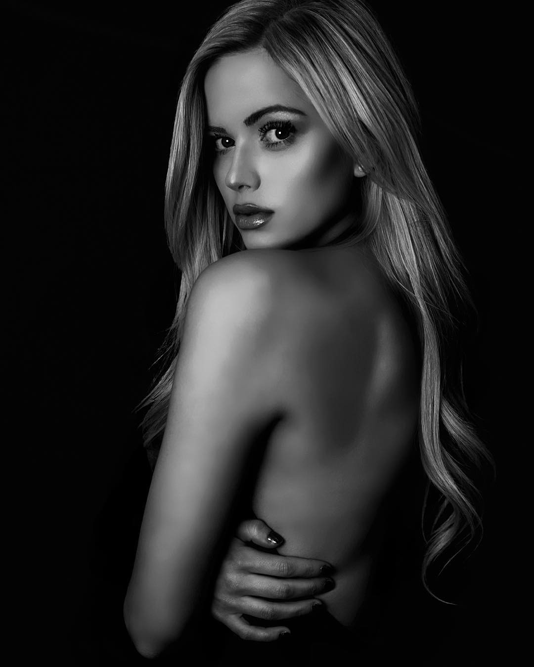 keilih-stafford-topless-sexy-29-1 Keilih Victoria Stafford Topless