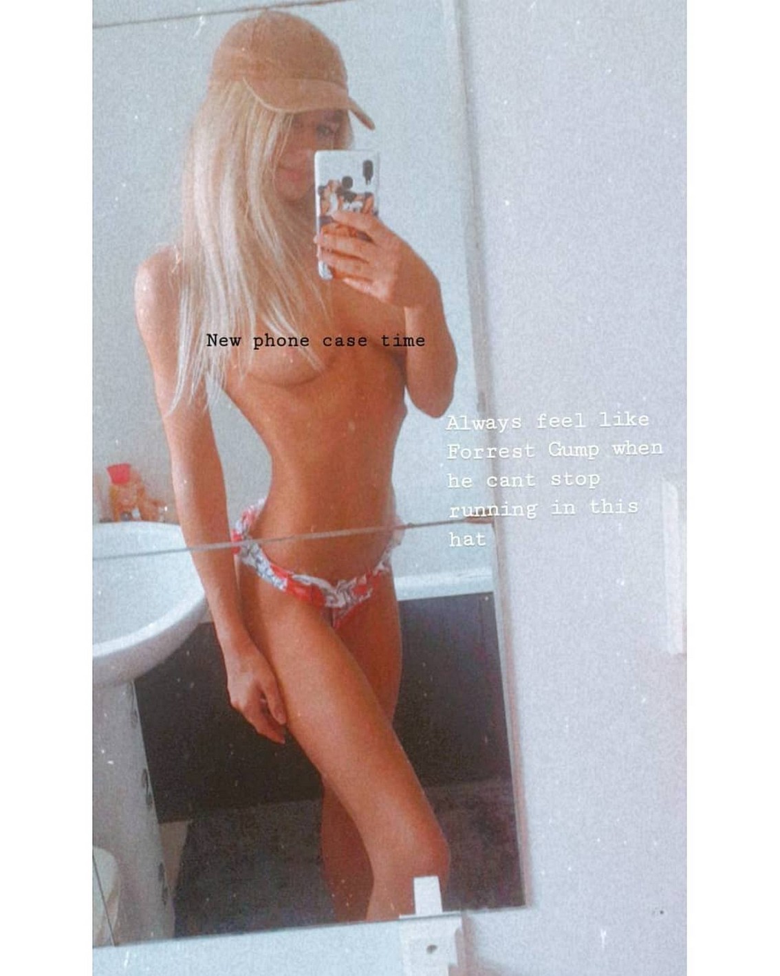kelly-klein-topless-thefappening-cfd-15 Kelly Klein Selfie