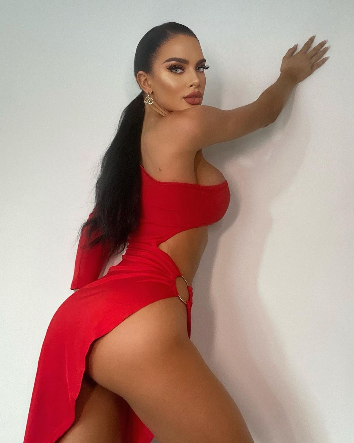 kelsie-jean-smeby-hot-in-red-thefappening-cfd-4 Kelsie Jean Smeby Ass