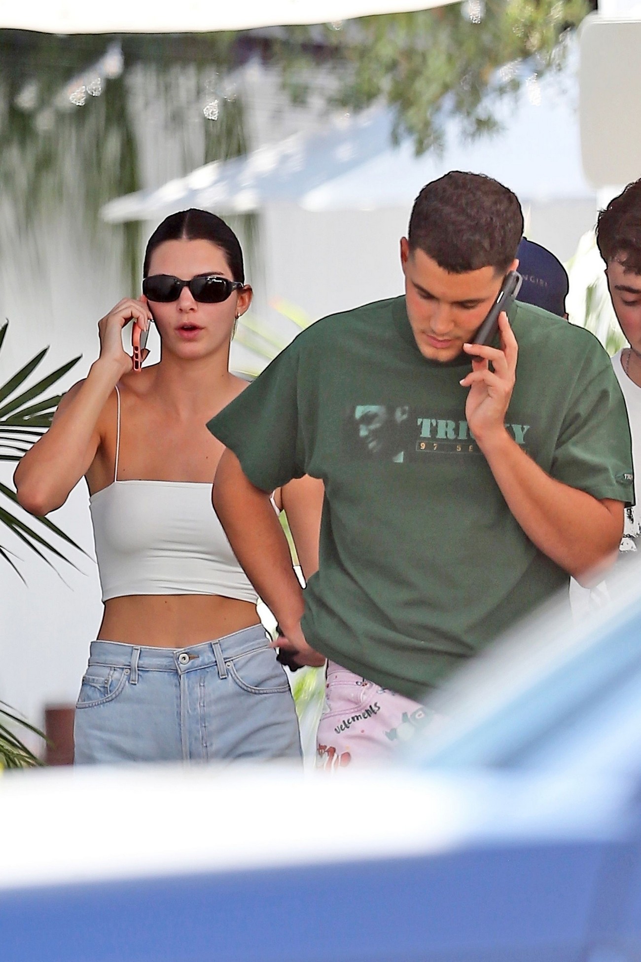 kendall-jenner-40-love-bar-thefappening-cfd-1 kendall jenner 40 love bar thefappening cfd 1