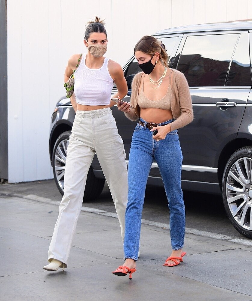 kendall-jenner-and-hailey-baldwin-see-through-thefappeningpro-12 kendall jenner and hailey baldwin see through thefappeningpro 12