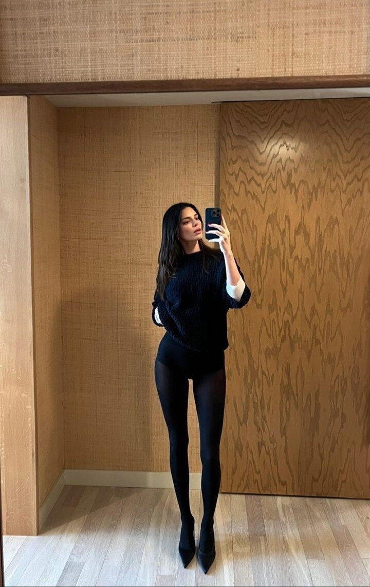kendall-jenner-black-pantyhose-thefappening-cfd-1 Kendall Jenner Sexy In Black Pantyhose