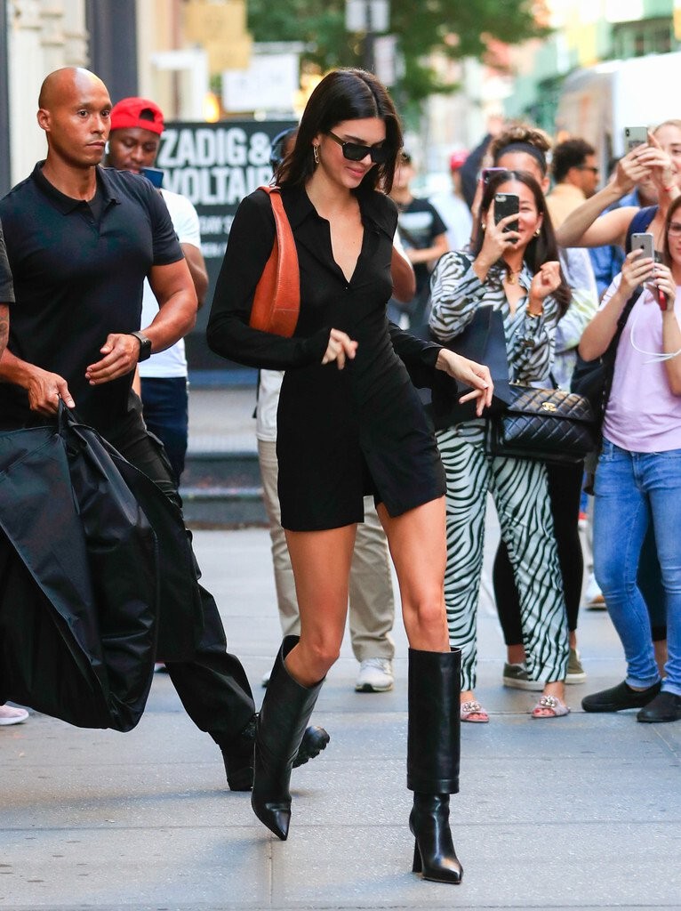 kendall-jenner-braless-thefappening-cfd-6 Kendall Jenner Sexy