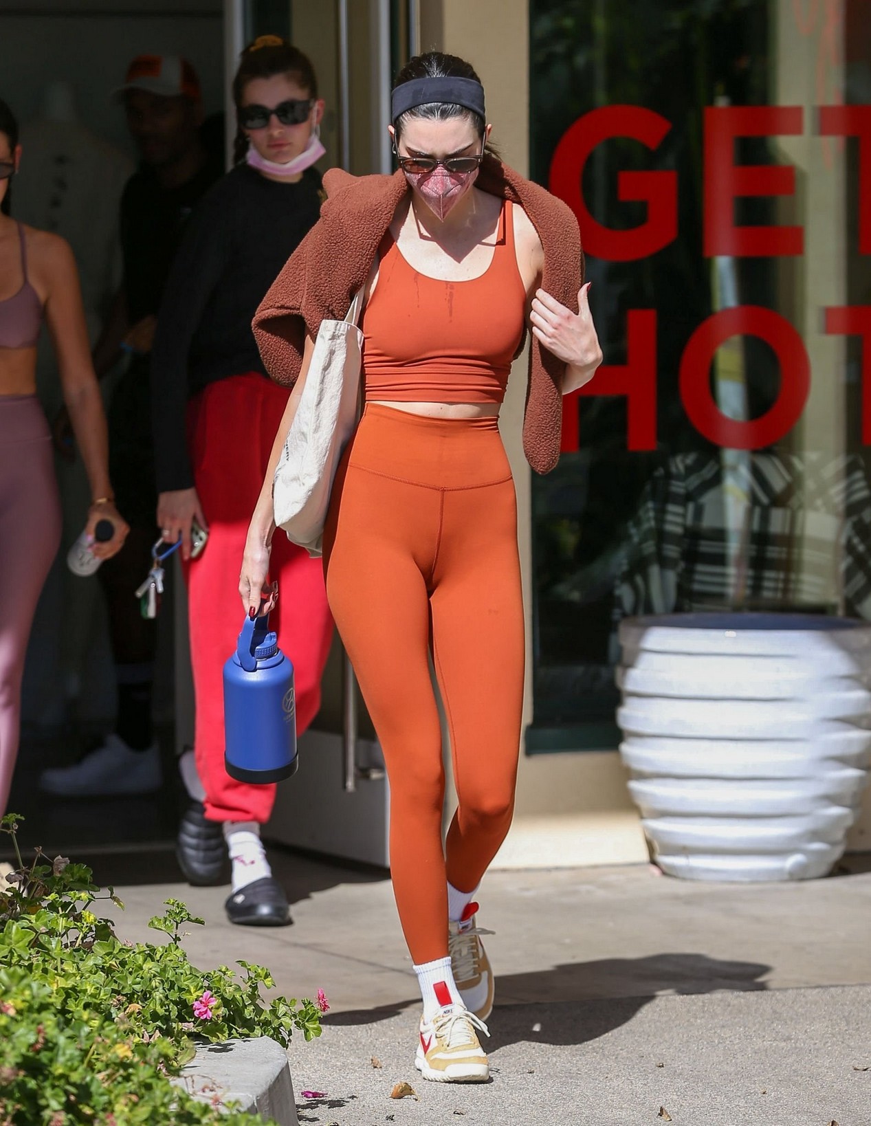 kendall-jenner-cameltoe-after-pilates-thefappening-cfd-18 kendall jenner cameltoe after pilates thefappening cfd 18