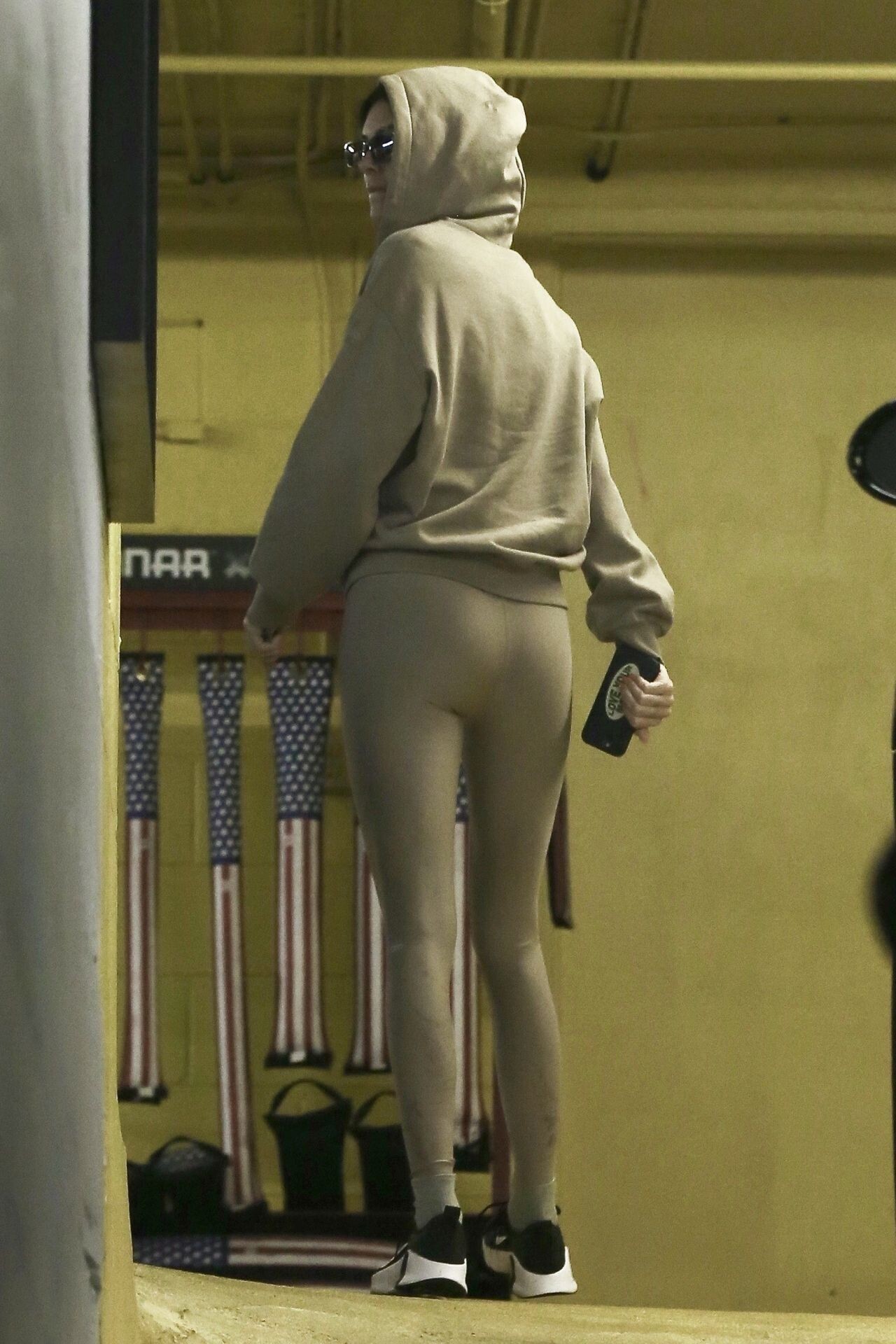 kendall-jenner-cameltoe-thefappening-cfd-21 kendall jenner cameltoe thefappening cfd 21