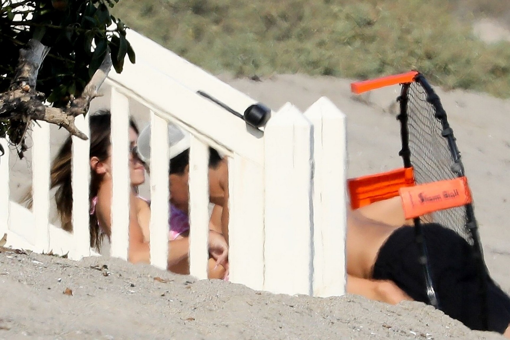 kendall-jenner-enjoys-the-company-of-devin-booker-on-the-beach-thefappening-cfd-15 kendall jenner enjoys the company of devin booker on the beach thefappening cfd 15