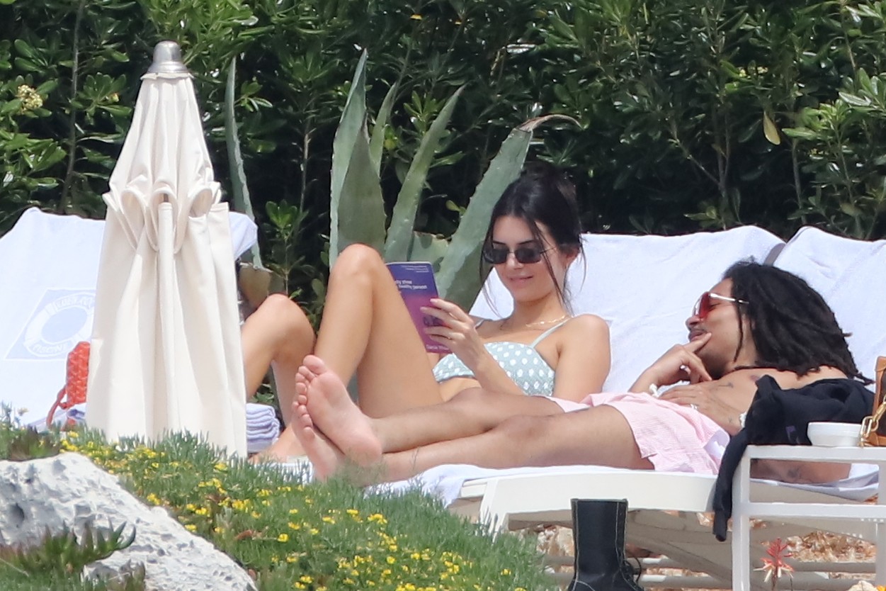 kendall-jenner-fappening-bikini-10 kendall jenner fappening bikini 10