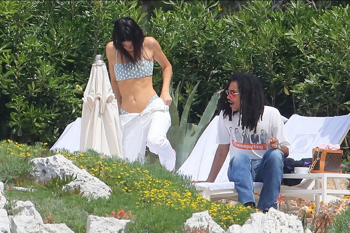 kendall-jenner-fappening-bikini-13 kendall jenner fappening bikini 13