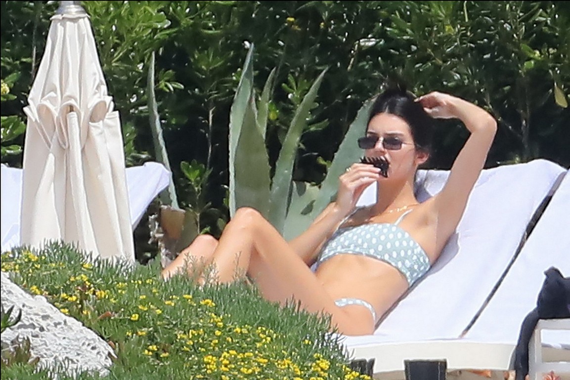 kendall-jenner-fappening-bikini-22 kendall jenner fappening bikini 22