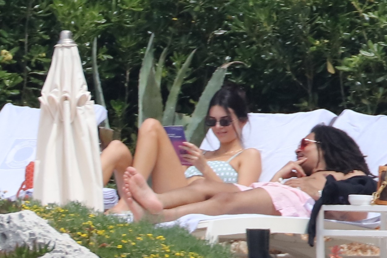 kendall-jenner-fappening-bikini-26 kendall jenner fappening bikini 26