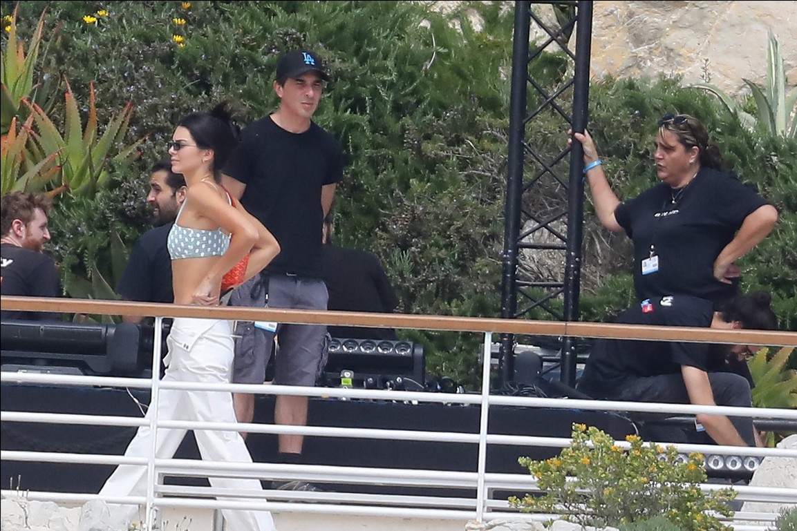 kendall-jenner-fappening-bikini-37 kendall jenner fappening bikini 37