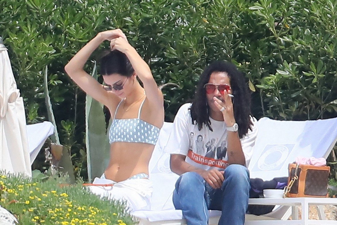 kendall-jenner-fappening-bikini-53 kendall jenner fappening bikini 53