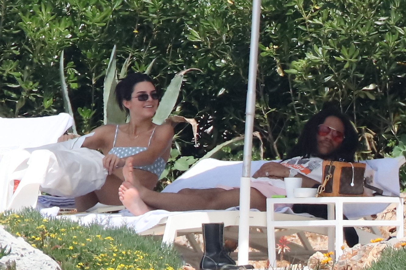 kendall-jenner-fappening-bikini-56 kendall jenner fappening bikini 56