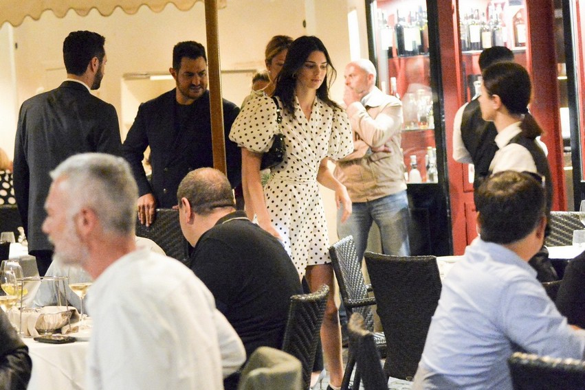 kendall-jenner-in-rome-with-mert-alas-and-marcus-piggott-17 kendall jenner in rome with mert alas and marcus piggott 17
