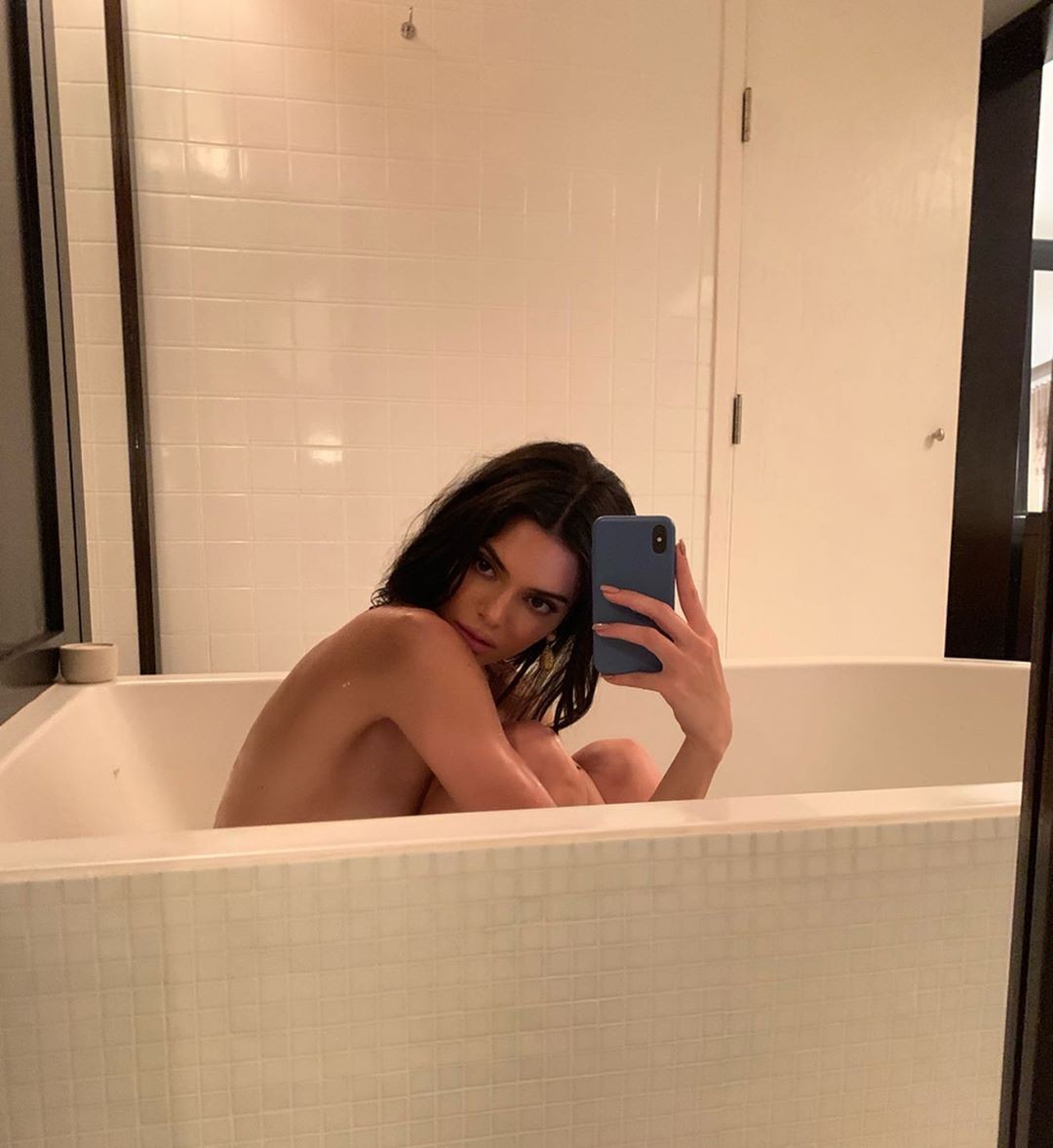 kendall-jenner-naked-1-1 Kendall Jenner Nude