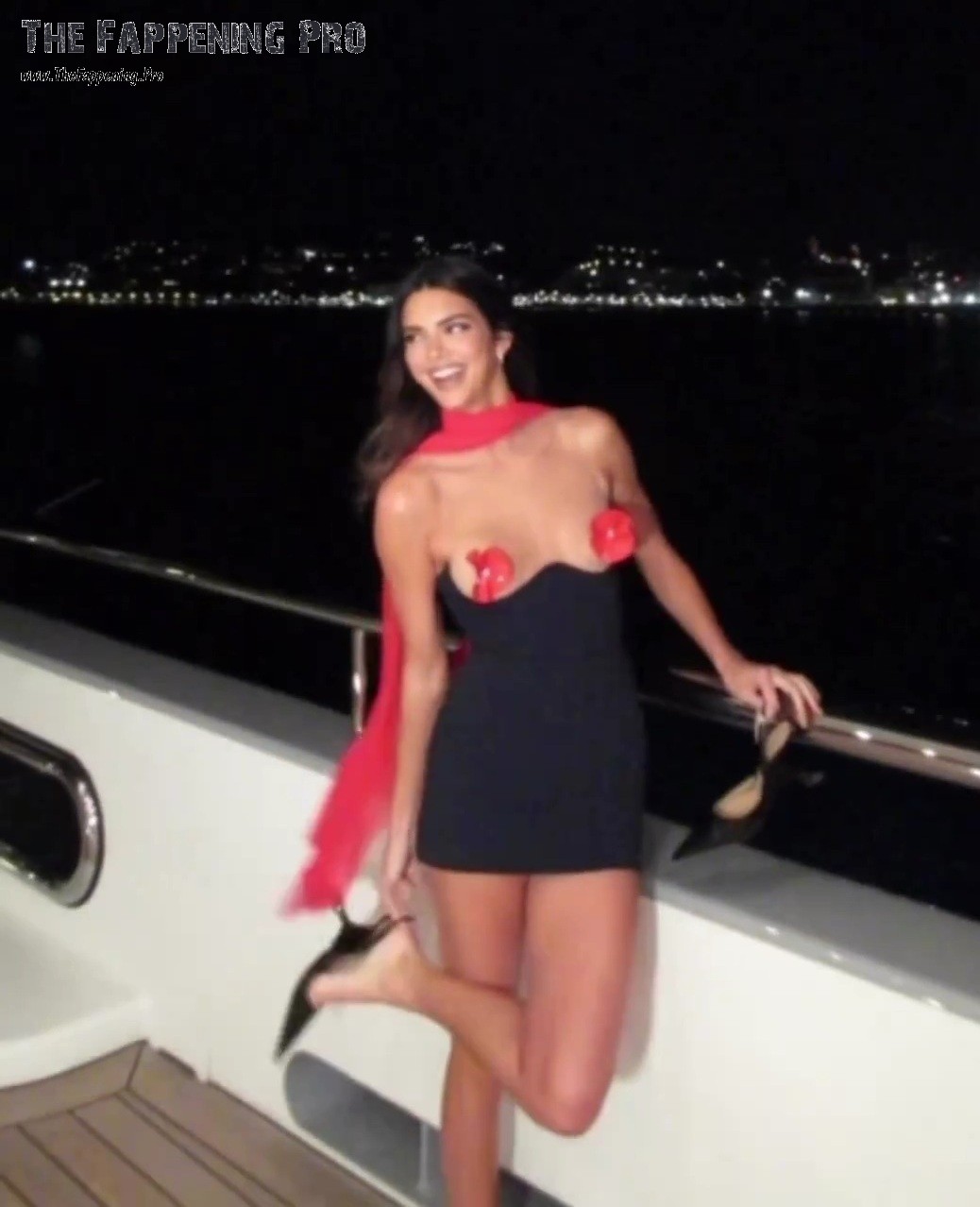 kendall-jenner-naked-dress-thefappening-cfd-3 kendall jenner naked dress thefappening cfd 3