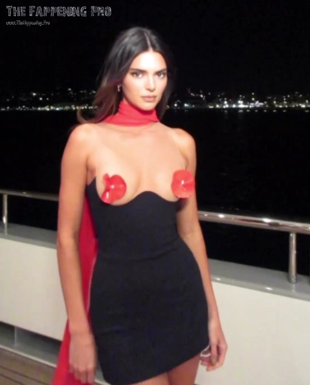 kendall-jenner-naked-dress-thefappening-cfd-5 Kendall Jenner Hot