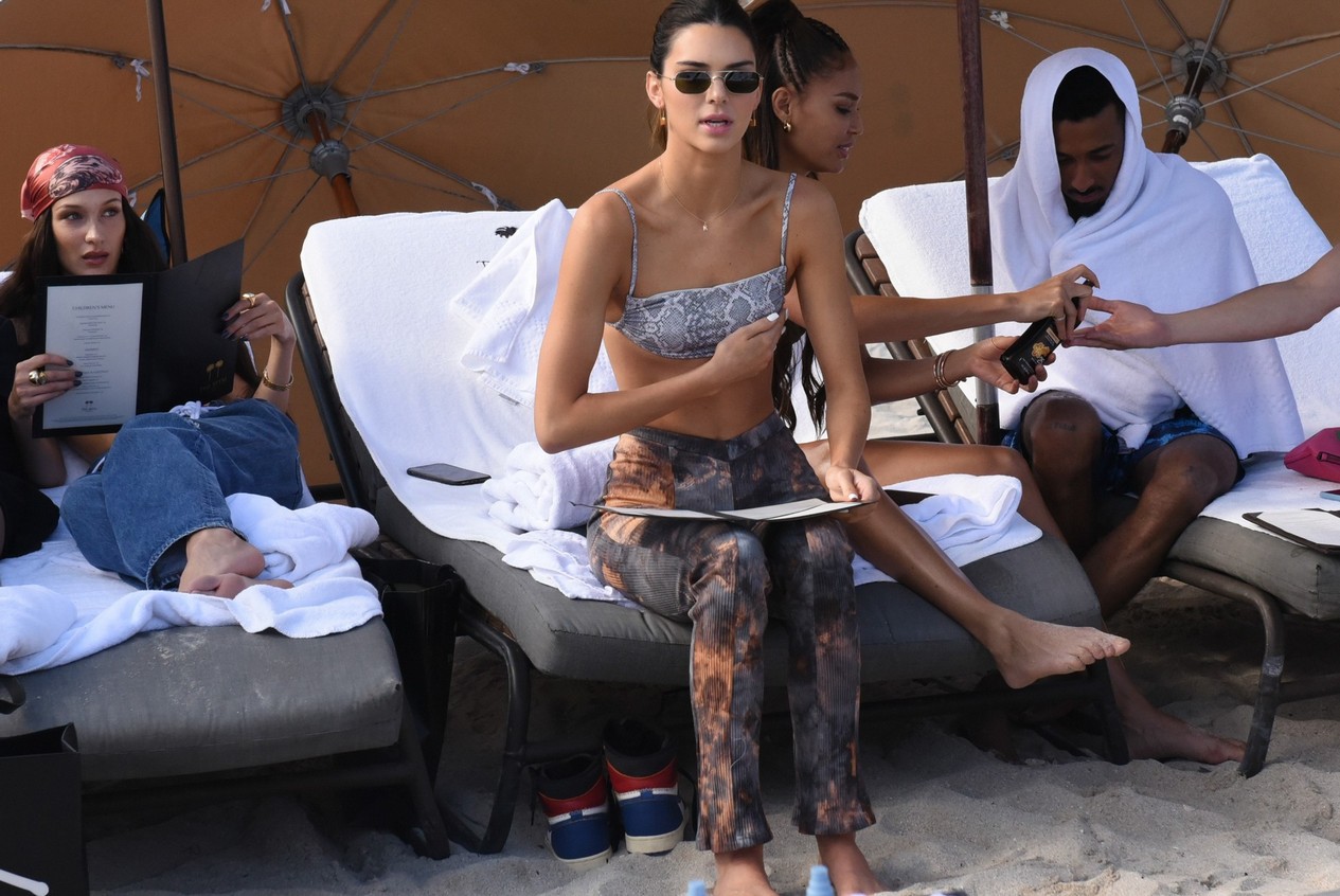 kendall-jenner-sexy-bella-hadid-thefappening-cfd-137 kendall jenner sexy bella hadid thefappening cfd 137