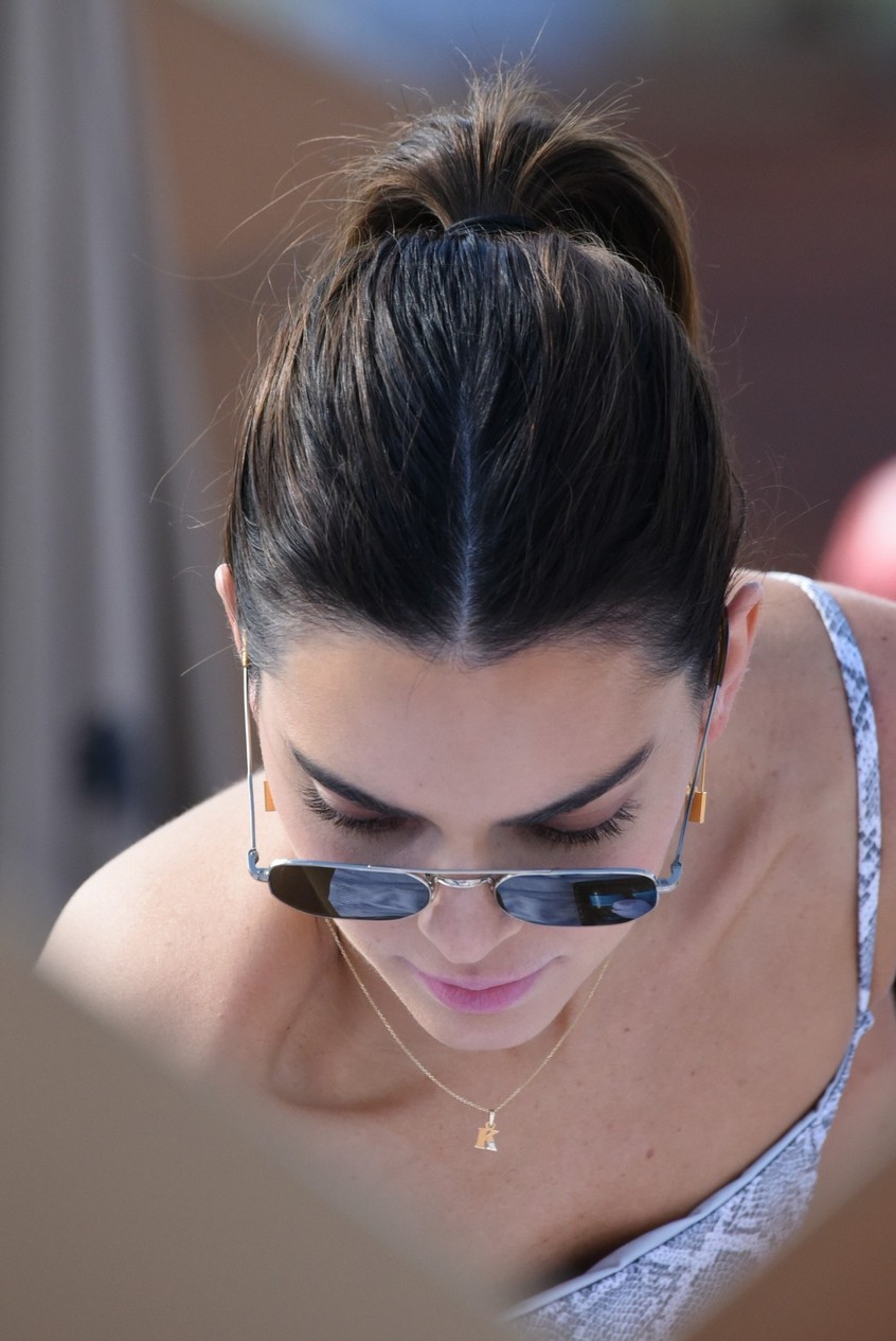 kendall-jenner-sexy-bella-hadid-thefappening-cfd-2 kendall jenner sexy bella hadid thefappening cfd 2