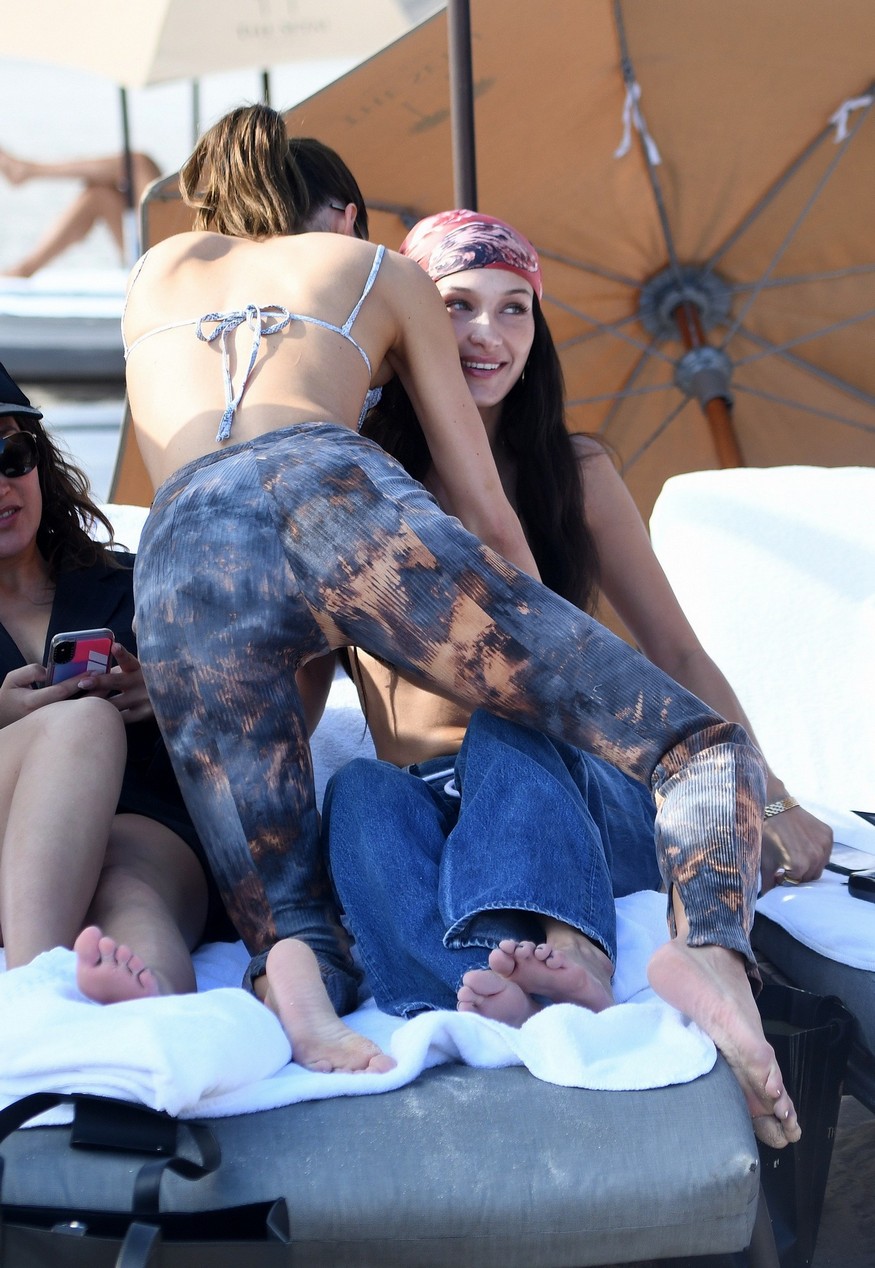 kendall-jenner-sexy-bella-hadid-thefappening-cfd-92 Kendall Jenner and Bella Hadid Feet