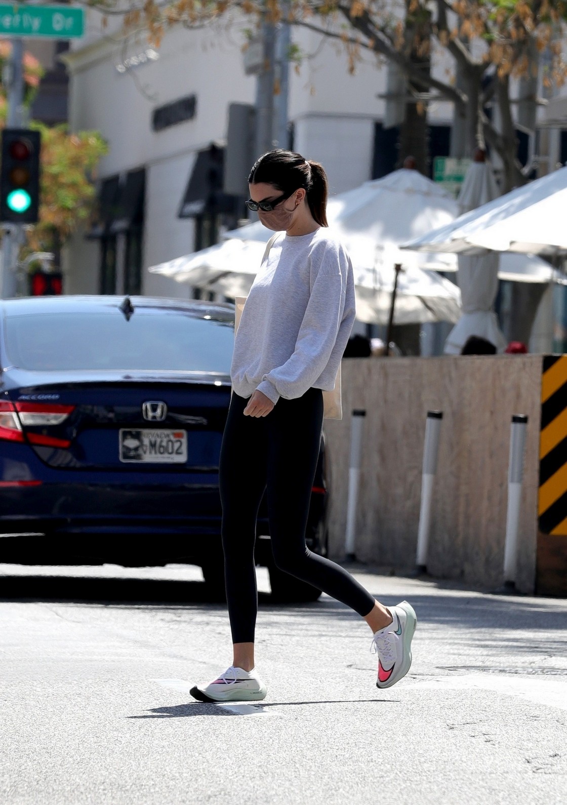 kendall-jenner-sexy-in-leggings-thefappening-cfd-19 kendall jenner sexy in leggings thefappening cfd 19