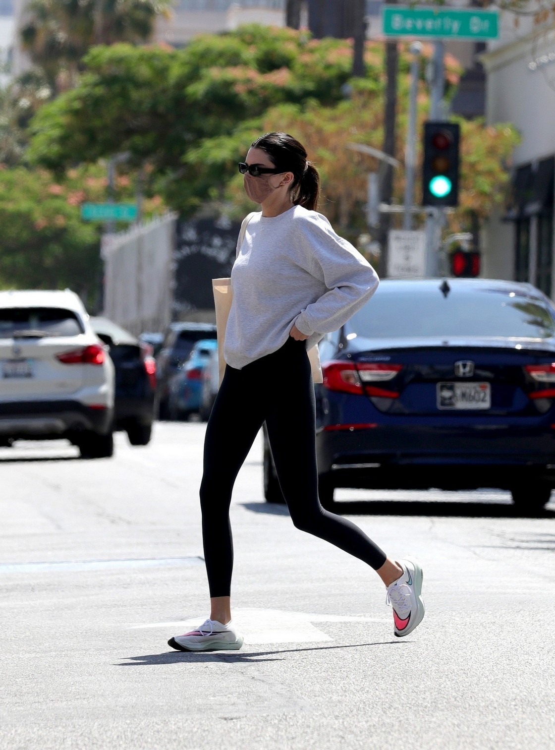 kendall-jenner-sexy-in-leggings-thefappening-cfd-22 kendall jenner sexy in leggings thefappening cfd 22