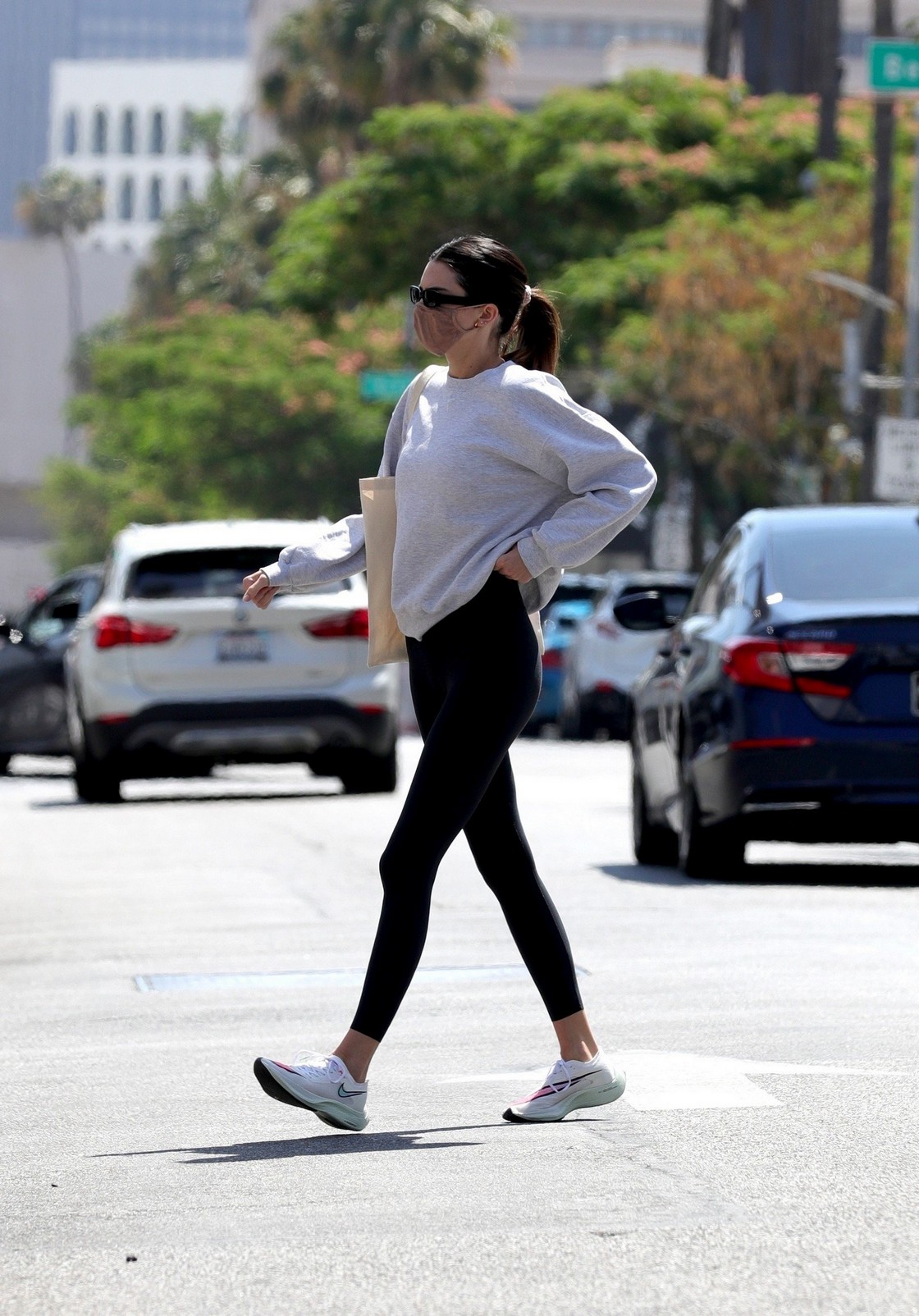 kendall-jenner-sexy-in-leggings-thefappening-cfd-9 kendall jenner sexy in leggings thefappening cfd 9
