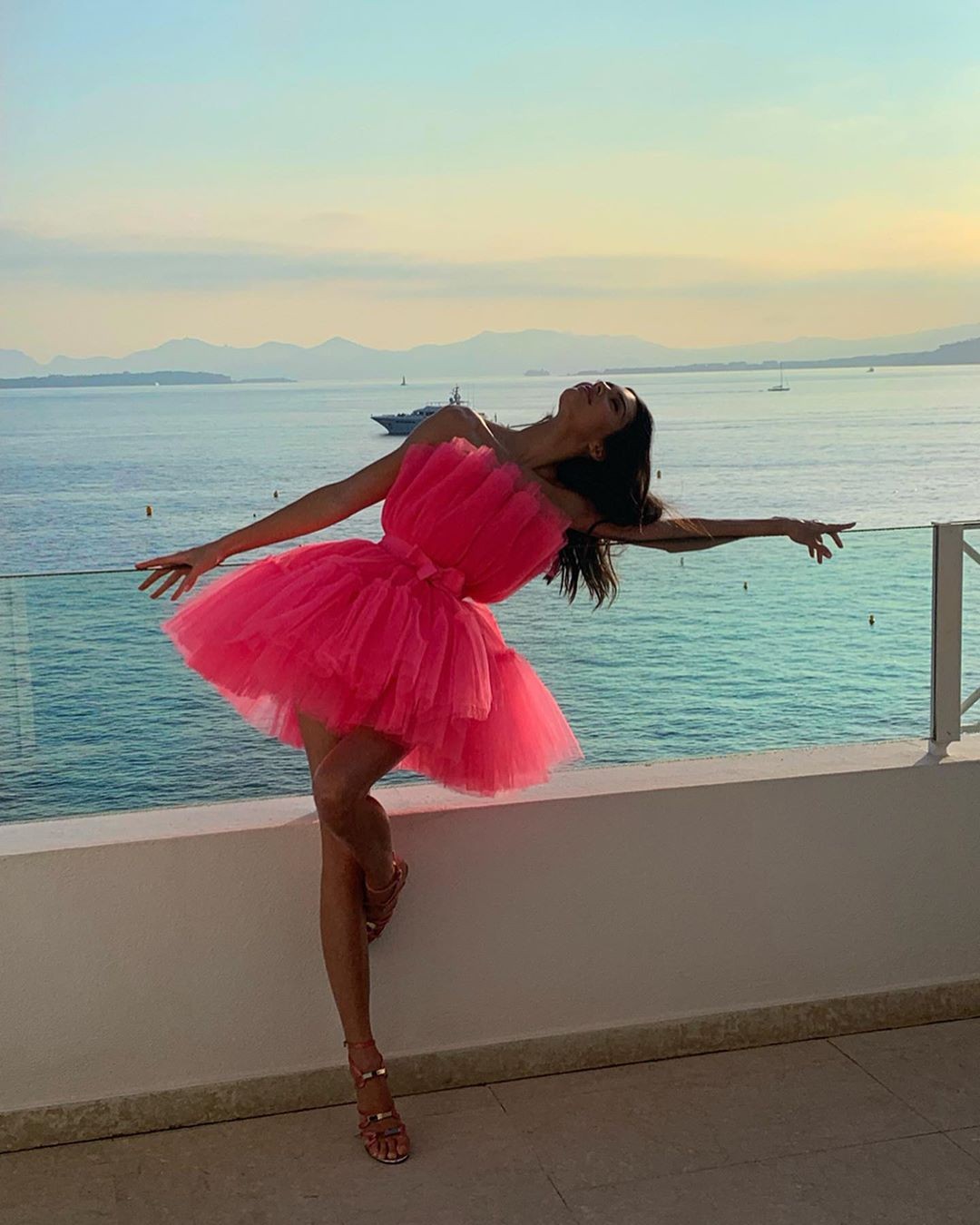 kendall-jenner-sexy-pink-dress-2 kendall jenner sexy pink dress 2