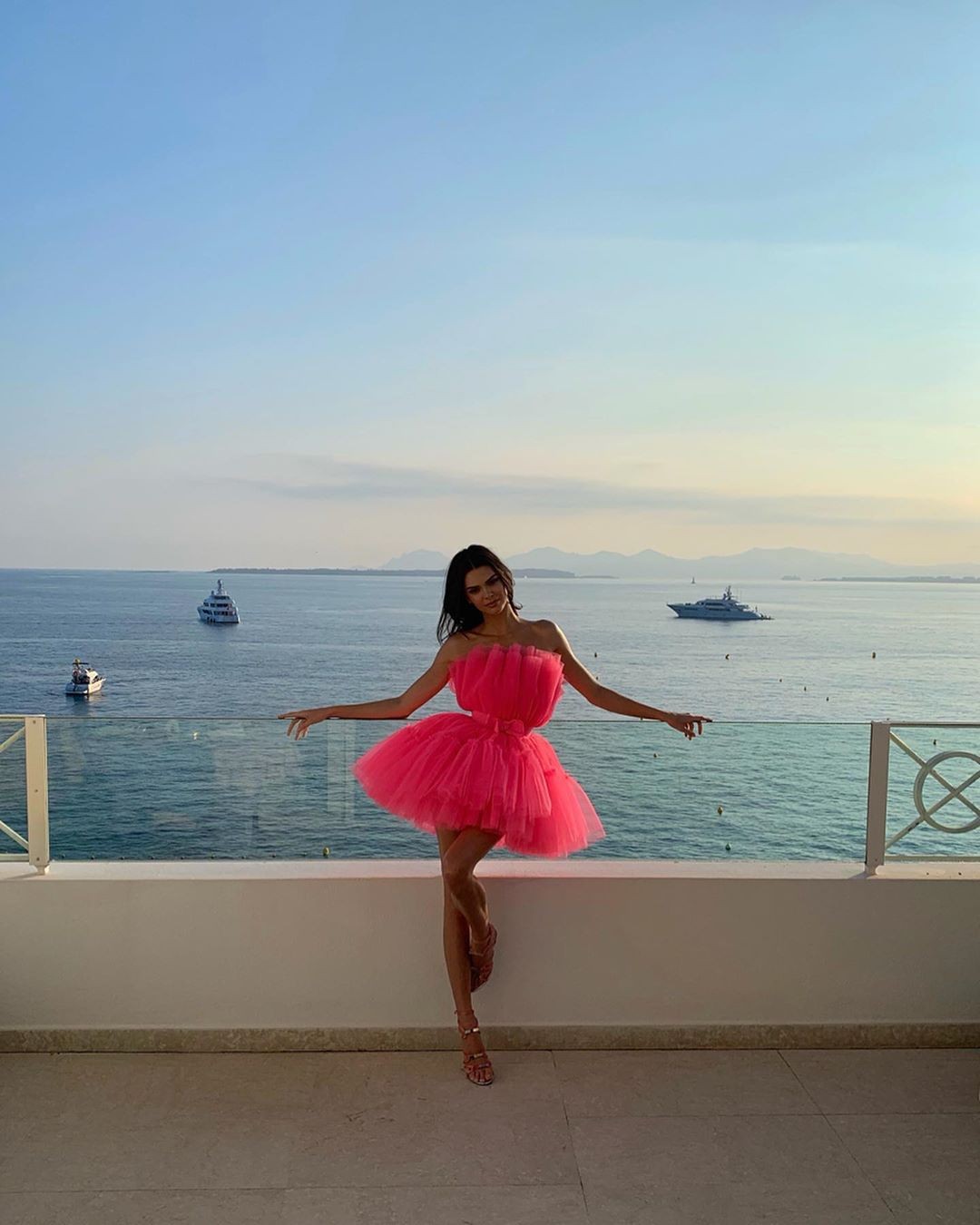 kendall-jenner-sexy-pink-dress-3 kendall jenner sexy pink dress 3